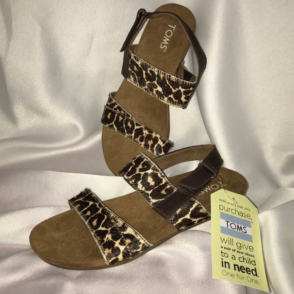 Toms SZ 7 Tierra Sandal Animal Print Calf Skin